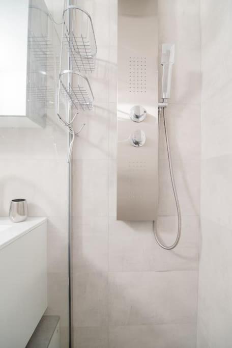 Lugano Ferienwohnung Naehe Vom See Mit Swimmingpool & Sauna Paradiso Ngoại thất bức ảnh